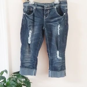 Almost Famous Capri's Distressed Cropped Jeans
